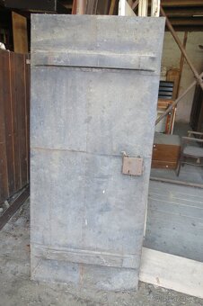 F/ Staré vchodové dveře - oplechované - 4