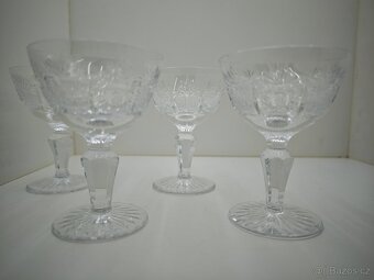 Skleničky z broušeného skla + vázička - 4