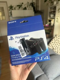 Playstation 4 PRO (PS4) 1TB + 2x Dualshock + charge station - 4
