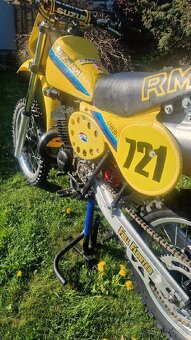 Suzuki RM 465 - 4