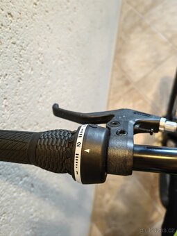 Horské kolo Rockrider ST100 - 4