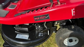 Zahradní traktor VeGA V12577 HYDRO - 4