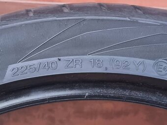 Letní Vredestein 225/40/18 - 4