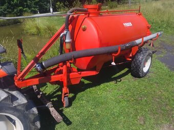prodám Fekál 2200l BAUER - 4