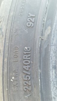 PRODÁM 2 LETNÍ PNEU GOODYEAR 225/40/18, CENA JE ZA 2 KUSY PN - 4