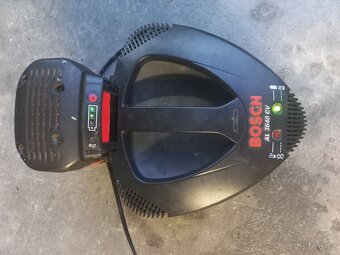 BOSCH Baterie 36V a NABÍJEČKA - 4