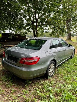 Mercedes Benz E200 CDI Elegance - 4