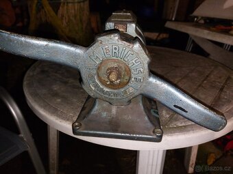 Starý lis, stroj A.M.Erichsen na zkoušení barev. - 4