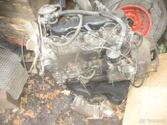 motor a další díly Aro - 4