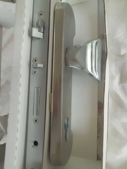 Nový Samozamykací Bezpečnostní Zámek BERA 92 s Kováním a Fab - 4