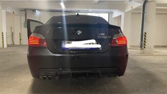 BMW E60 E61 Difuzor zadního nárazníku – Černý lesk - 4