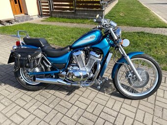 Suzuki VS800 Intruder - 4