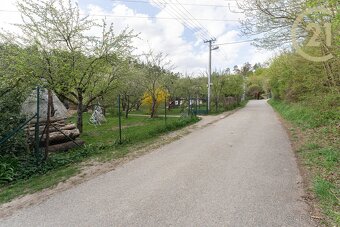 Stavební pozemek v Brně-Líšni – klid, příroda, soukromí - 4