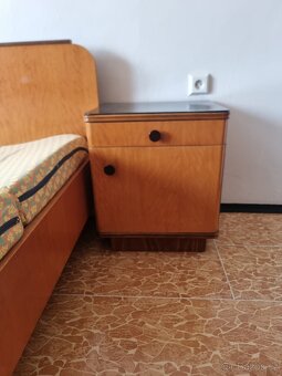 Skříně, postel,noční stolek - 4
