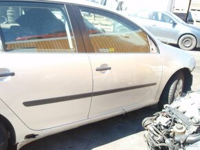 Volkswagen Golf 5 - 4