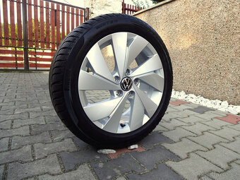 ZIMNÍ ORIGINÁL ALU VW ŠKODA 17" Pirelli 205/50R17 - 4