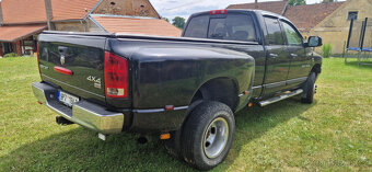 Dodge Ram 3500 - 4