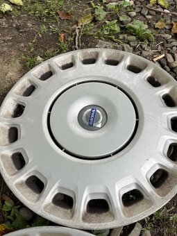 Poklice original volvo r15 - 4