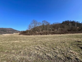 Pozemek ve Vojkovicích u řeky Ohře - 7733 m² - 4