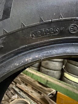 Pneumatiky zimáku 225/70 r15c - 4