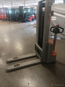 Prodám nízkozdvižný elektrický vozík Still cv10 - 4