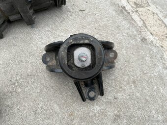 Hyundai / Kia 1.6 CRDI alternátor, startér, silentbloky - 4