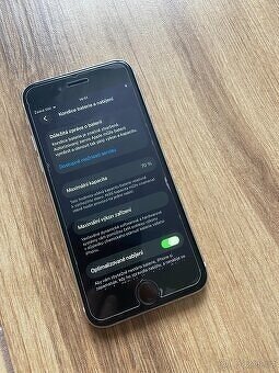 Iphone SE 2022 - 64 gb bílý - 4