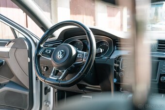Volkswagen Passat B8 Combi 2.0 TDI 4x4 R-Line DSG - 4