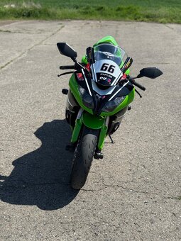 Kawasaki zx6r 2010 - 4