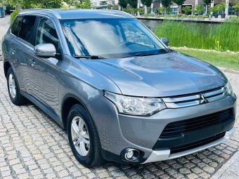 Mitsubishi Outlander 2.2Di-D 110KW 4x4 AUT SENZORY SERVISKA - 4