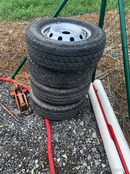 Pneu Bridgeston 215/70 R15 - 4