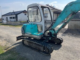 Kobelco SK 035 coupé - 4