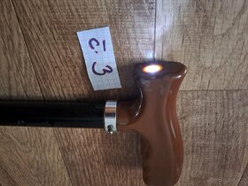 Různé vycházkové hole pro babičky a dědečky - 4