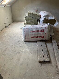 Poptávám položení podlahy, obložení stropu. - 4