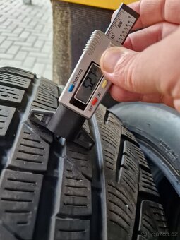 235/50/R19 Pirelly zimní - 4