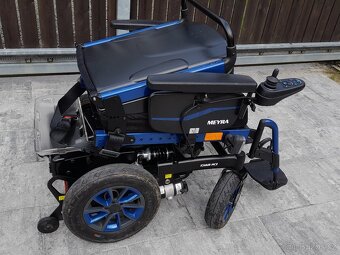 Invalidní vozík elektrický rok stary tak že ještě v zaruce - 4