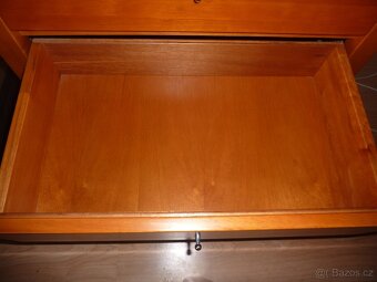 Dřevěná komoda se zásuvkami/prádelník - 4