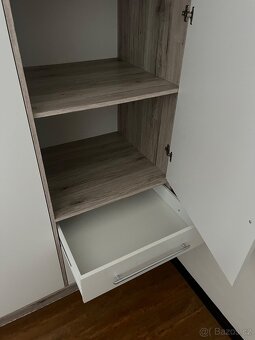 Šatní skříň - 4