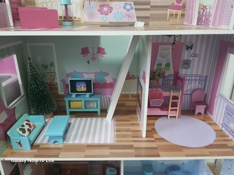 Dřevěný domeček pro panenky - 4