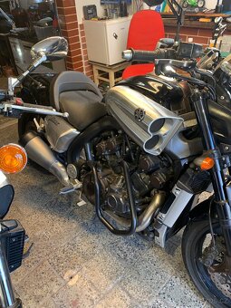 Yamaha V max 1700 - 4
