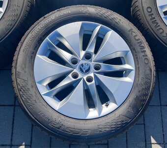 Octavia - 16 Twister + letni 205/60 R16 Kumho - 4