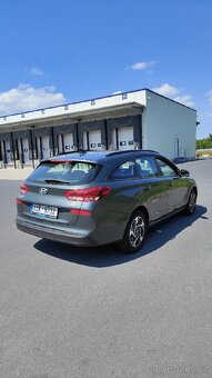 Hyundai i30 1.5 dpi combi - 4