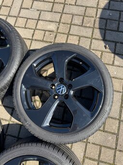 ORIGINÁL Alu Volkswagen AUSTIN R18, 5x112- TOP, LETNÍ PNEU - 4