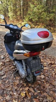 Skútr Daelim SG 125 F - 4