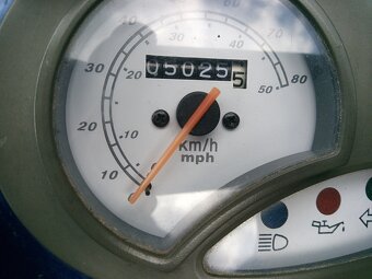Spolehlivý skútr 2T 50 ccm - 4