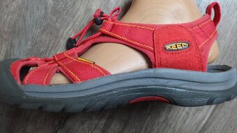 Červené trekové sandály KEEN v.39,5 - 4