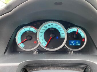 Toyota Corolla verso 2.2 - 4