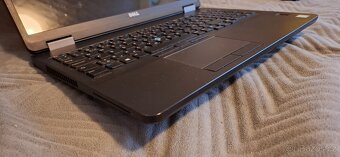 Dell e5570 v nejvyšší výbavě, co se vyráběl (včetně přísluše - 4
