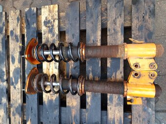 Subaru Impreza tlumiče - 4