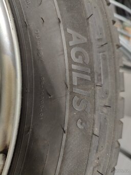 Podám 4ks 215/65R16C, obuté Michelin Agilis 3 - 4